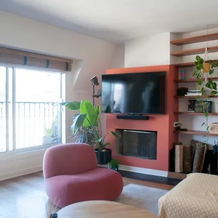 Nice And Bright 61 M With Balcony In Paris דירה *