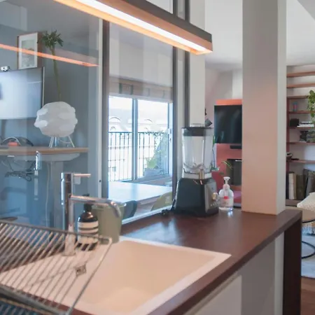 Nice And Bright 61 M With Balcony In Paris דירה פריז