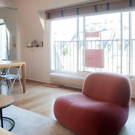 Nice And Bright 61 M With Balcony In Paris דירה *