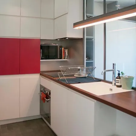 Nice And Bright 61 M With Balcony In Paris