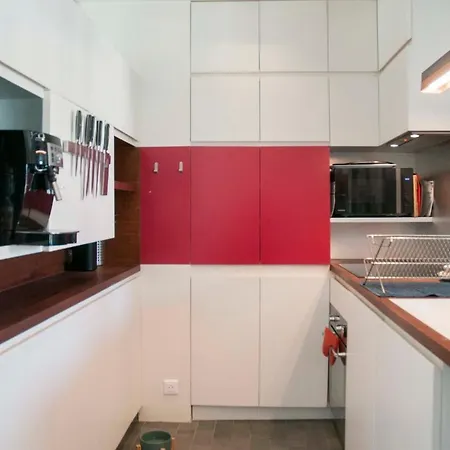 Nice And Bright 61 M With Balcony In Paris *