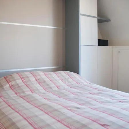 דירה Nice And Bright 61 M With Balcony In Paris פריז